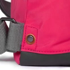 Mochila Roka London Bantry B Pequeña Sostenible Nylon Rosa (Raspberry) -Almacenamiento De Viaje 24897