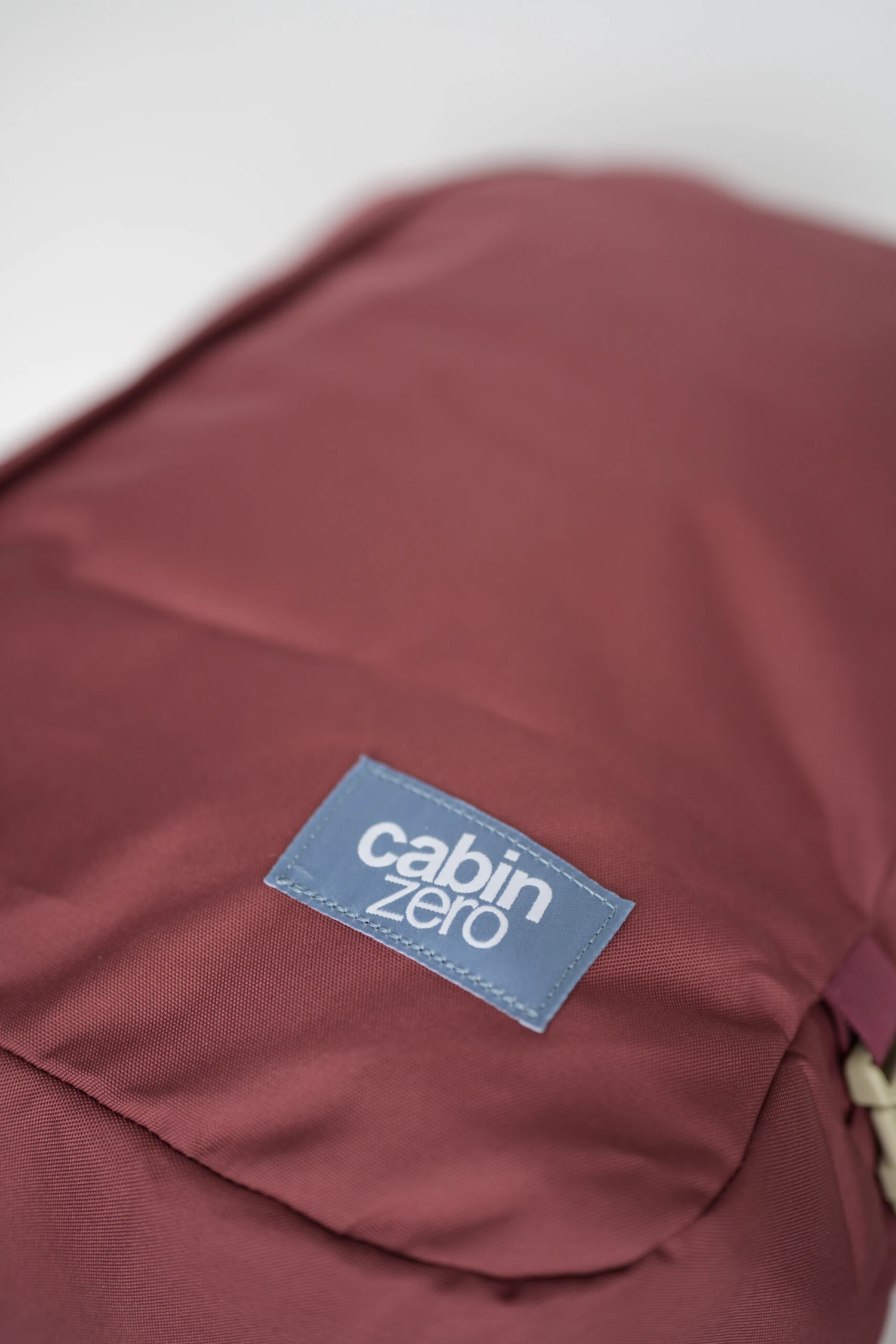 Mochila De Viaje Cabin Zero Classic 44 L. Granate (Napa Wine) 8 Mochila De Viaje Cabin Zero Classic 44 L. Granate (Napa Wine) - Imagen 6