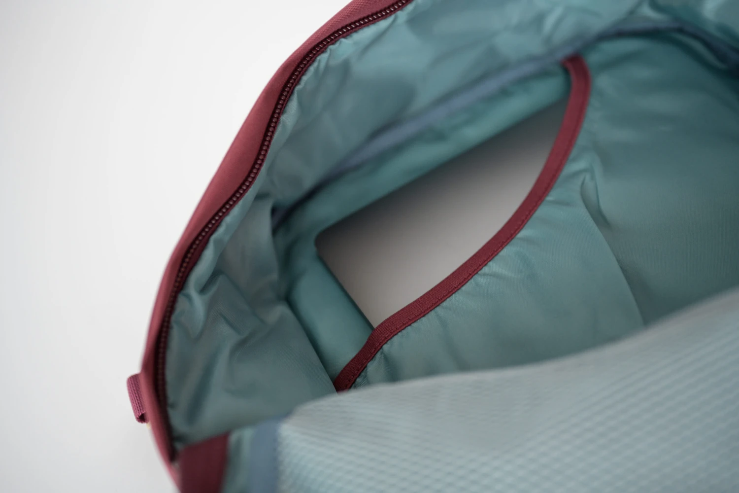 Mochila De Viaje Cabin Zero Classic 36 L. Granate (Napa Wine) 11 Mochila De Viaje Cabin Zero Classic 36 L. Granate (Napa Wine) - Imagen 9