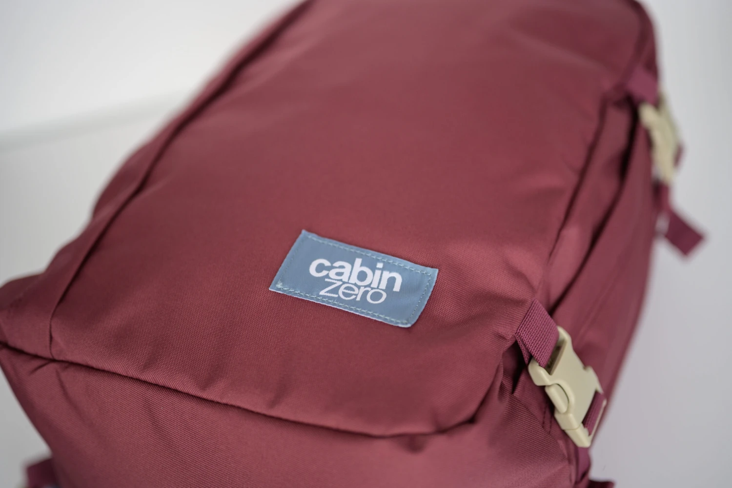 Mochila De Viaje Cabin Zero Classic 36 L. Granate (Napa Wine) 8 Mochila De Viaje Cabin Zero Classic 36 L. Granate (Napa Wine) - Imagen 6