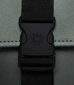 Mochila Buckle Mini Rains Verde Metalizado (Silver Pine) -Almacenamiento De Viaje 29724