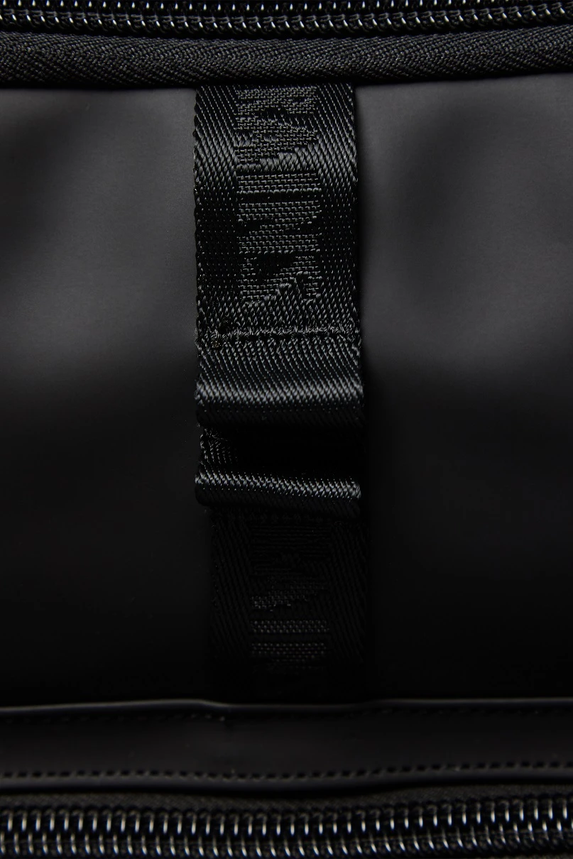 Mochila Rains Trail Cargo Negro 6 Mochila Rains Trail Cargo Negro - Imagen 4