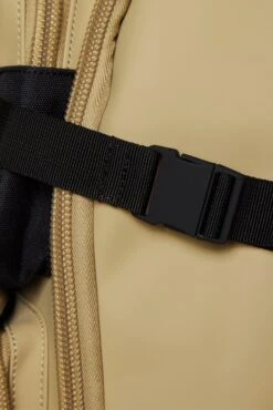 Mochila Rains Trail Cargo Arena (Sand) -Almacenamiento De Viaje 30469